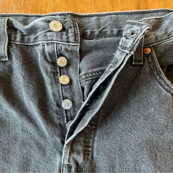 Levis 501 Faded Black Button Fly High Waist Frayed Hem Jeans Size 31 - Picture 6 of 7